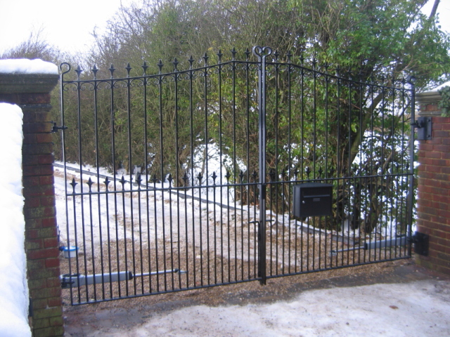 S & A Steel Services Ltd - gates 03
